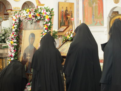 Праздничное всенощное бдение Праздничное всенощное бдение